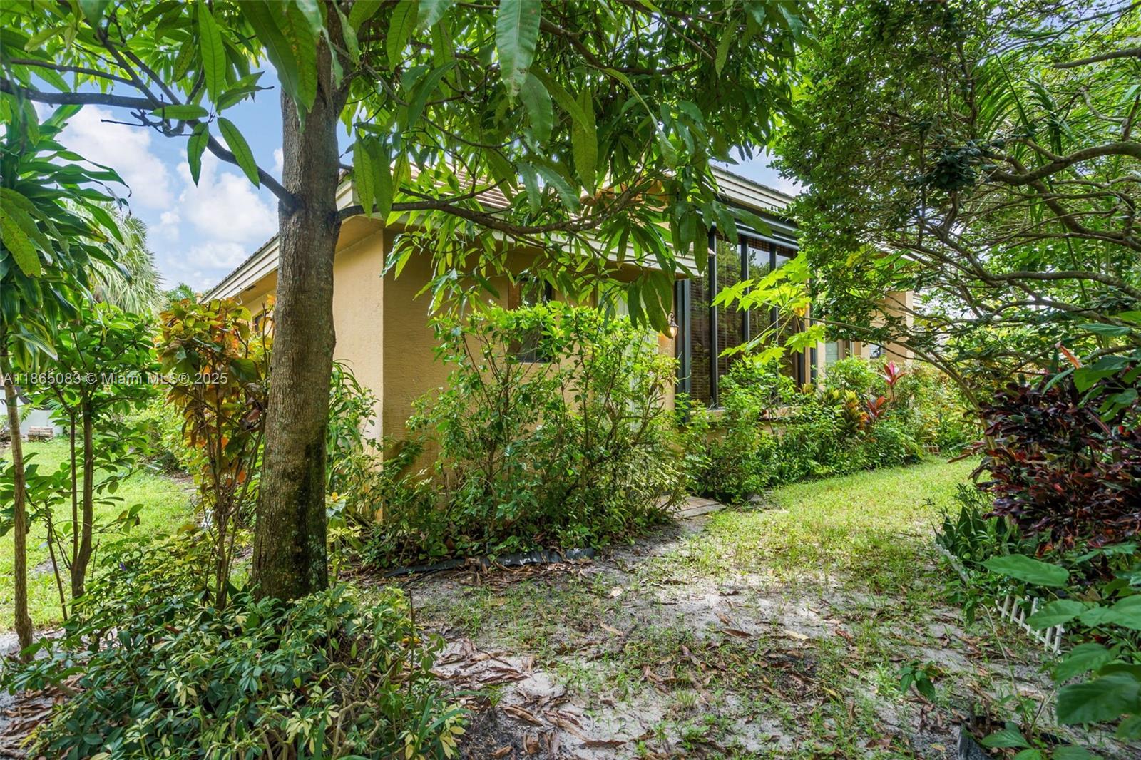 VERSAILLES - Residential