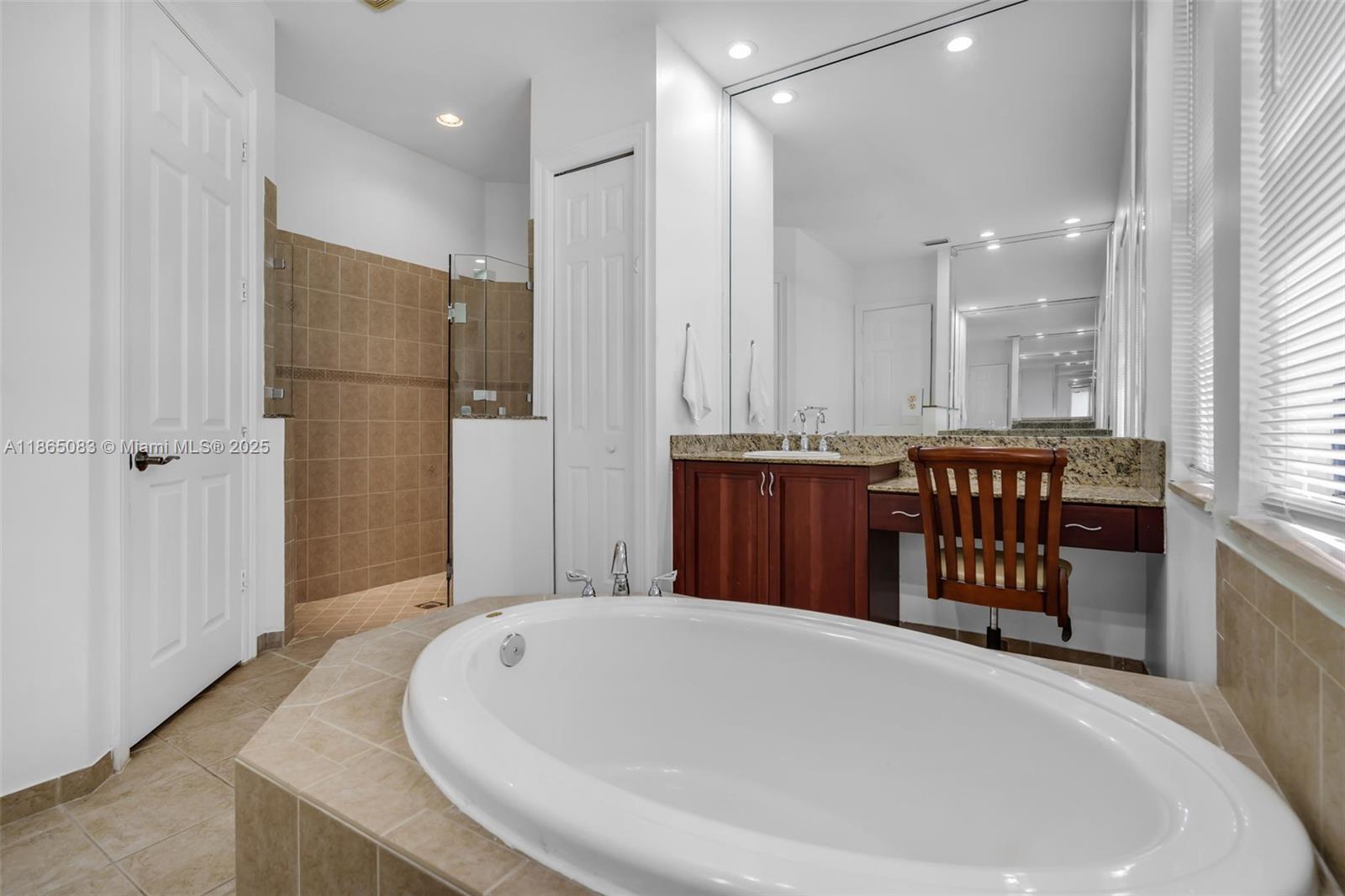 VERSAILLES - Residential