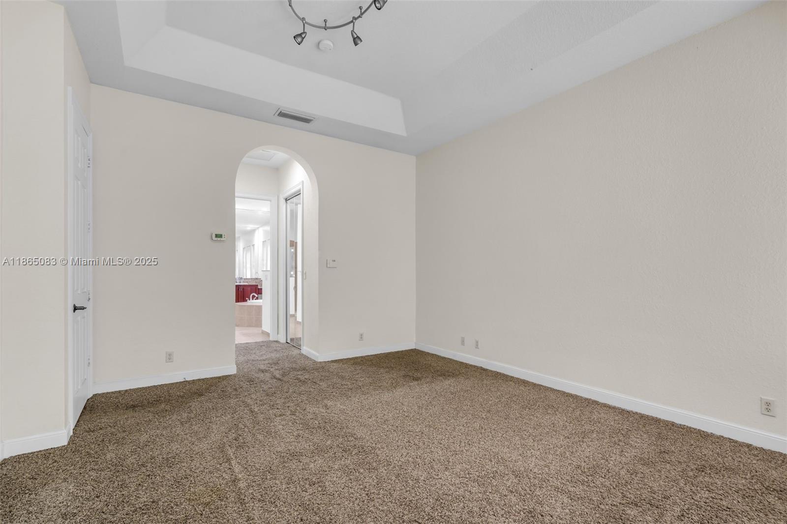 VERSAILLES - Residential