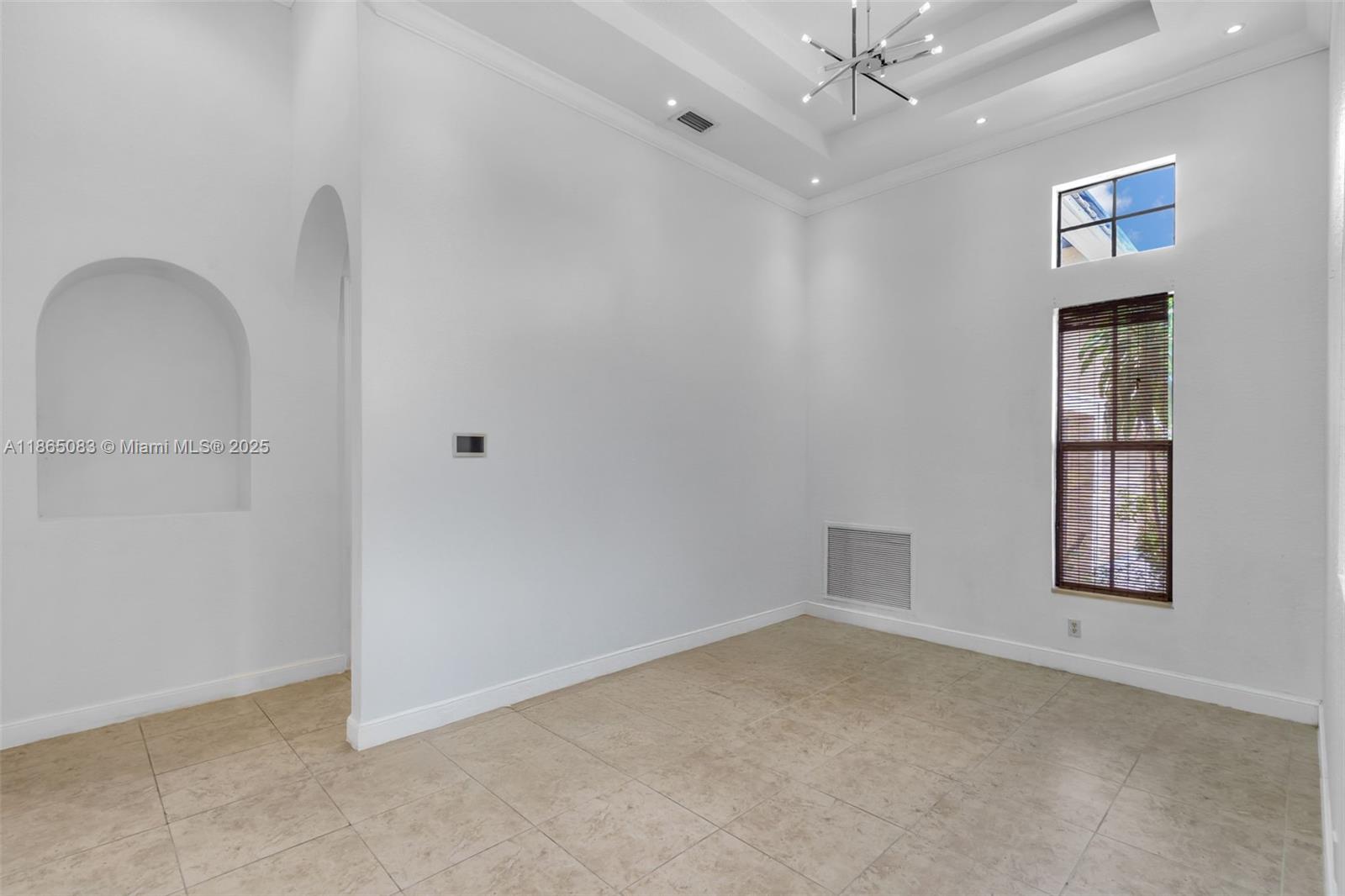 VERSAILLES - Residential