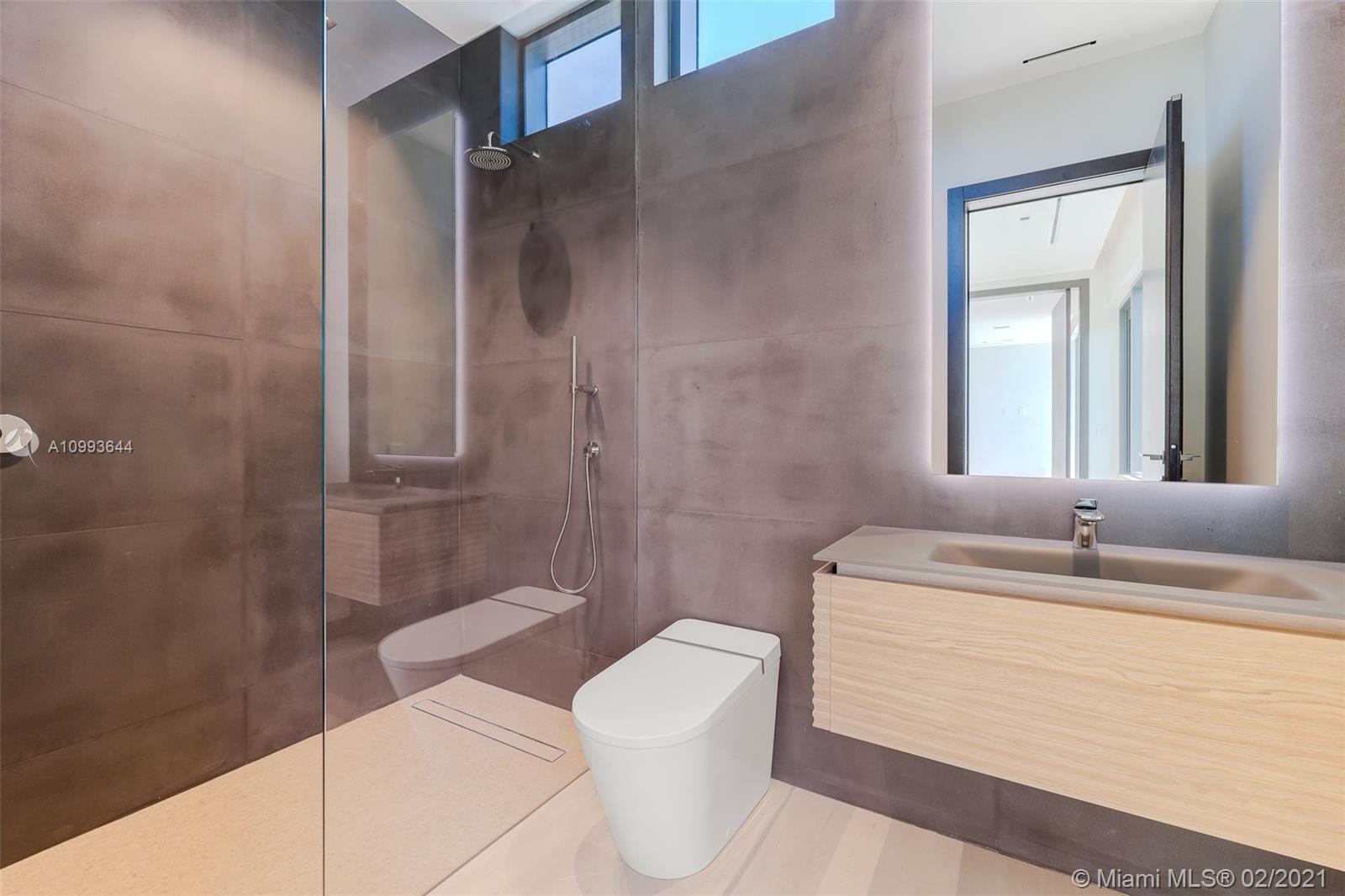 BISCAYNE ISLAND - Residential