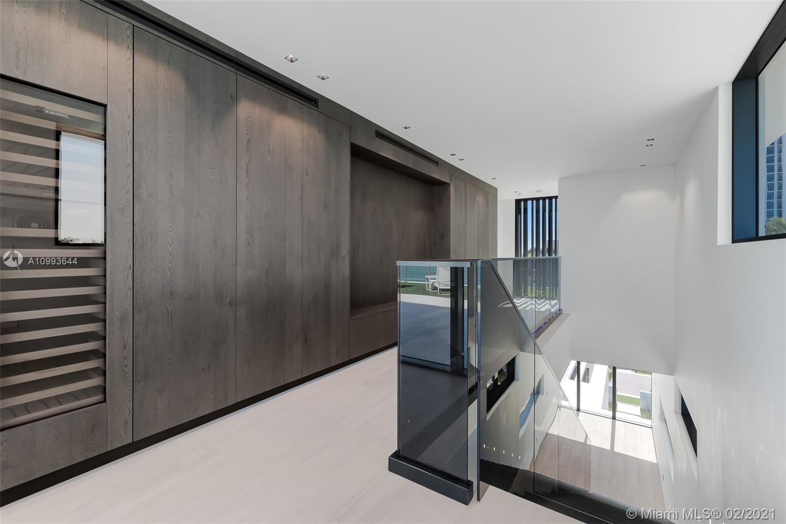 BISCAYNE ISLAND - Residential