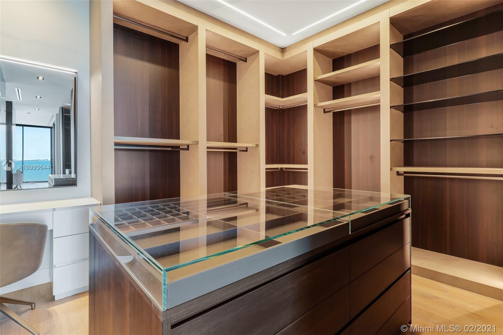 BISCAYNE ISLAND - Residential