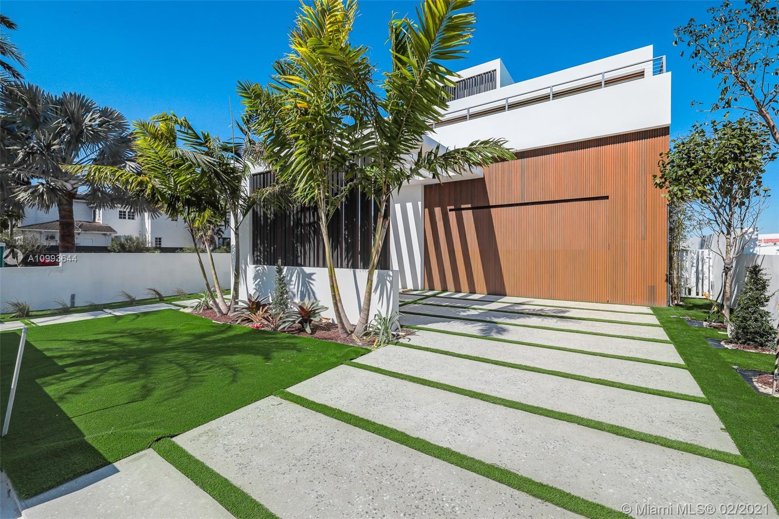 BISCAYNE ISLAND - Residential