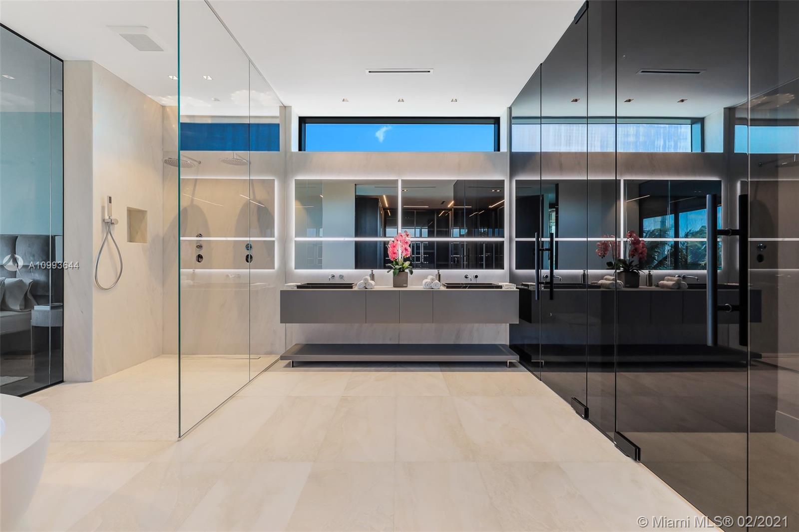 BISCAYNE ISLAND - Residential