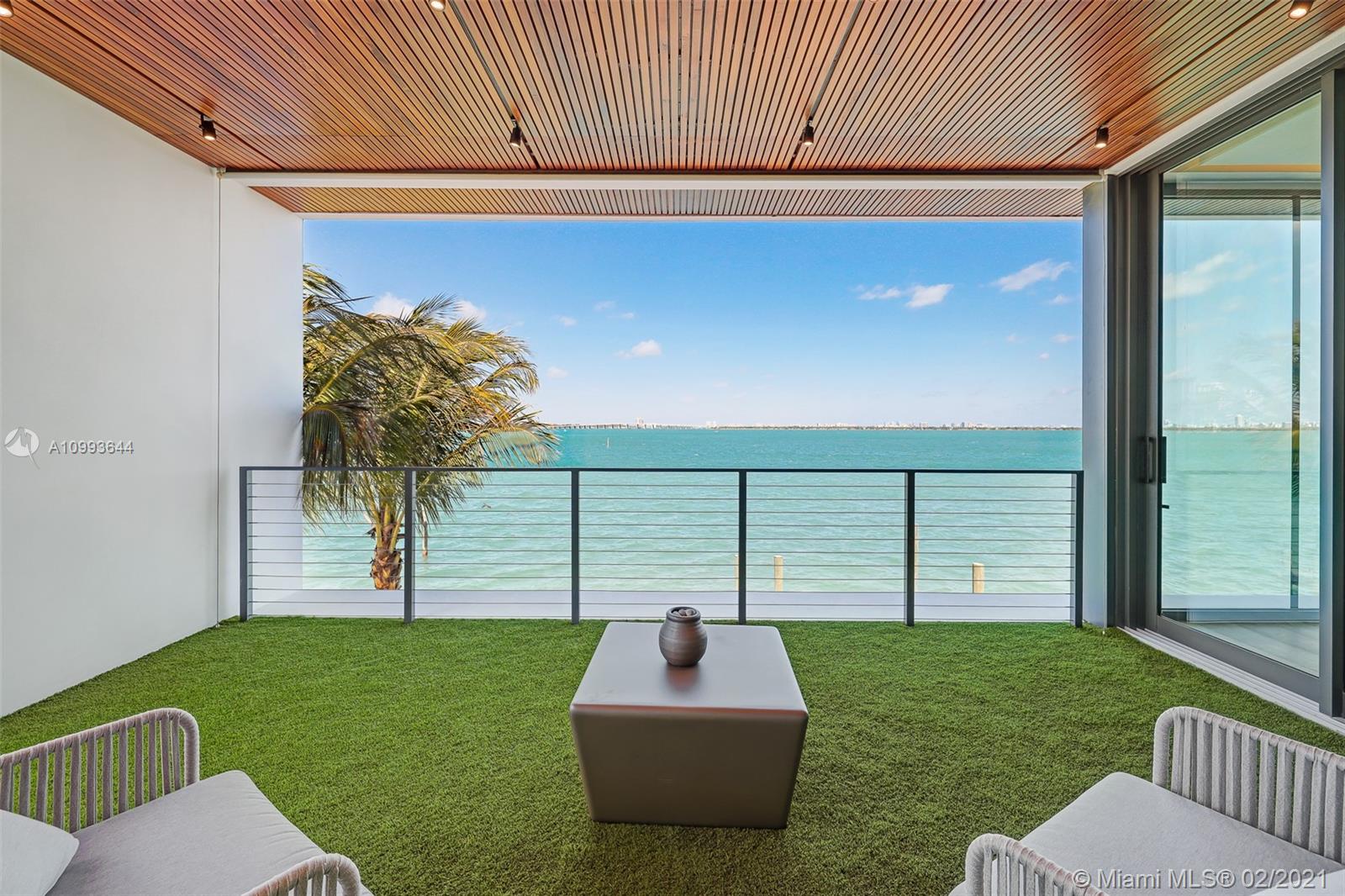 BISCAYNE ISLAND - Residential