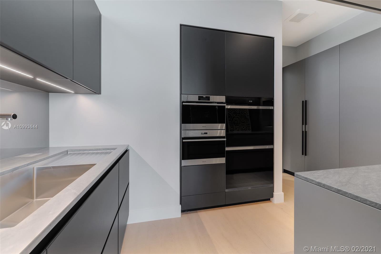 BISCAYNE ISLAND - Residential