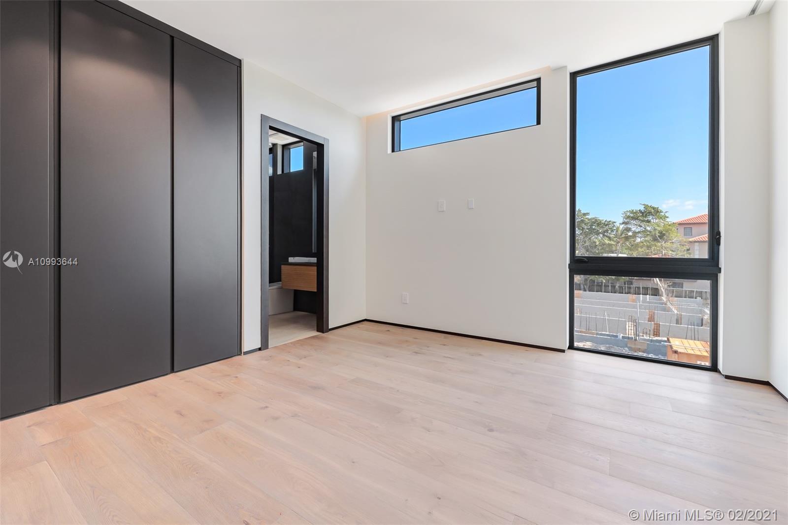 BISCAYNE ISLAND - Residential