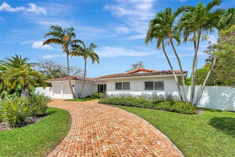 Single Family Residence in Miami FL 9121 140th St St.jpg
