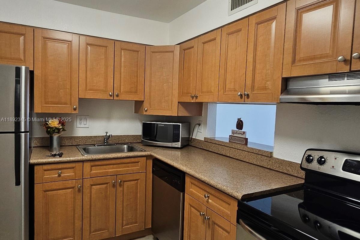 DORAL GARDENS II CONDO - Residential Lease