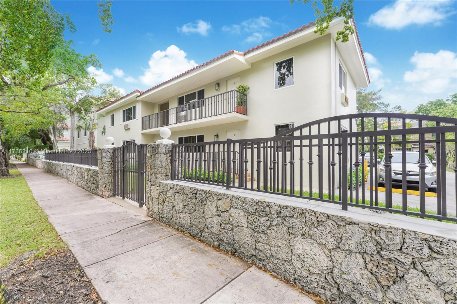 35 Antilla Ave