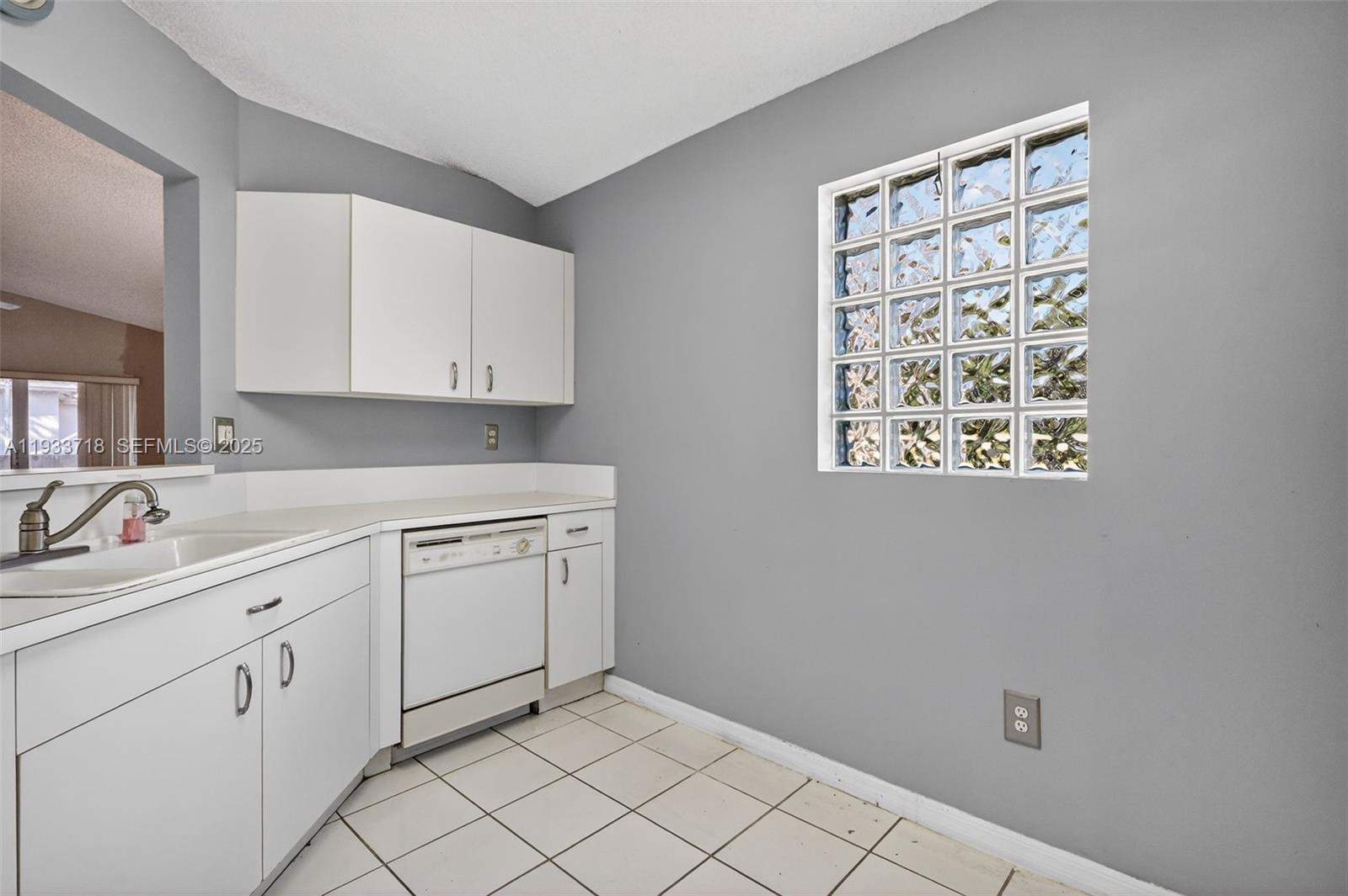 LAKES OF WESTERN PINES RE - Residential