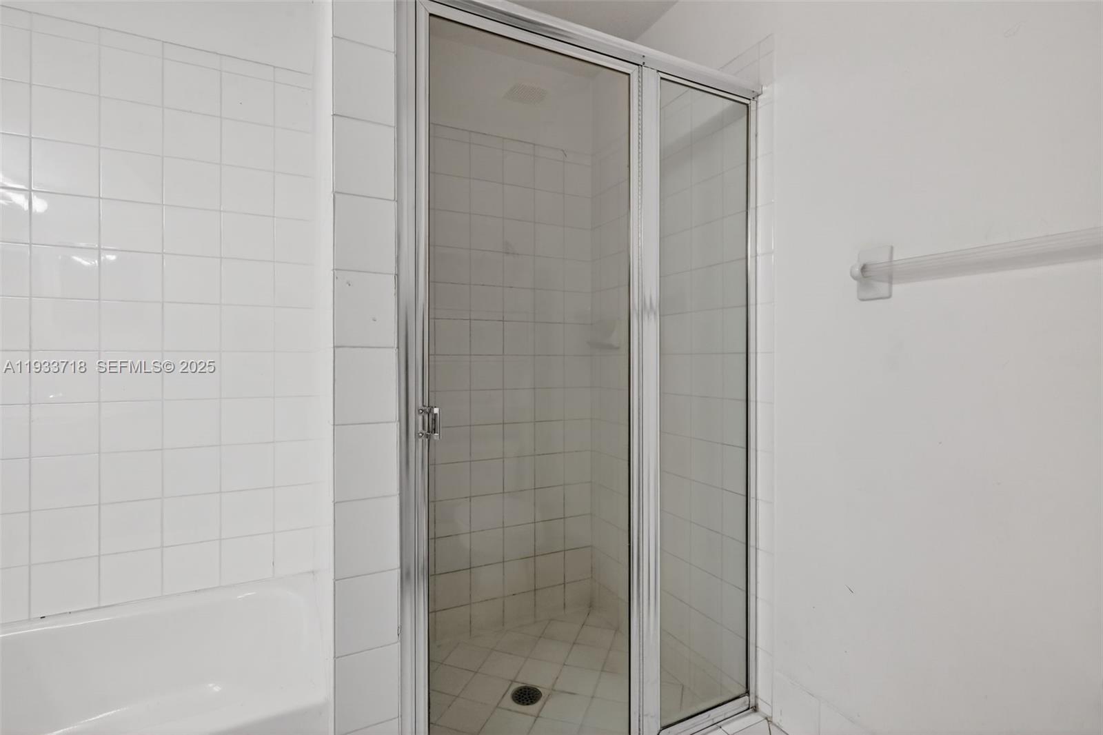 LAKES OF WESTERN PINES RE - Residential