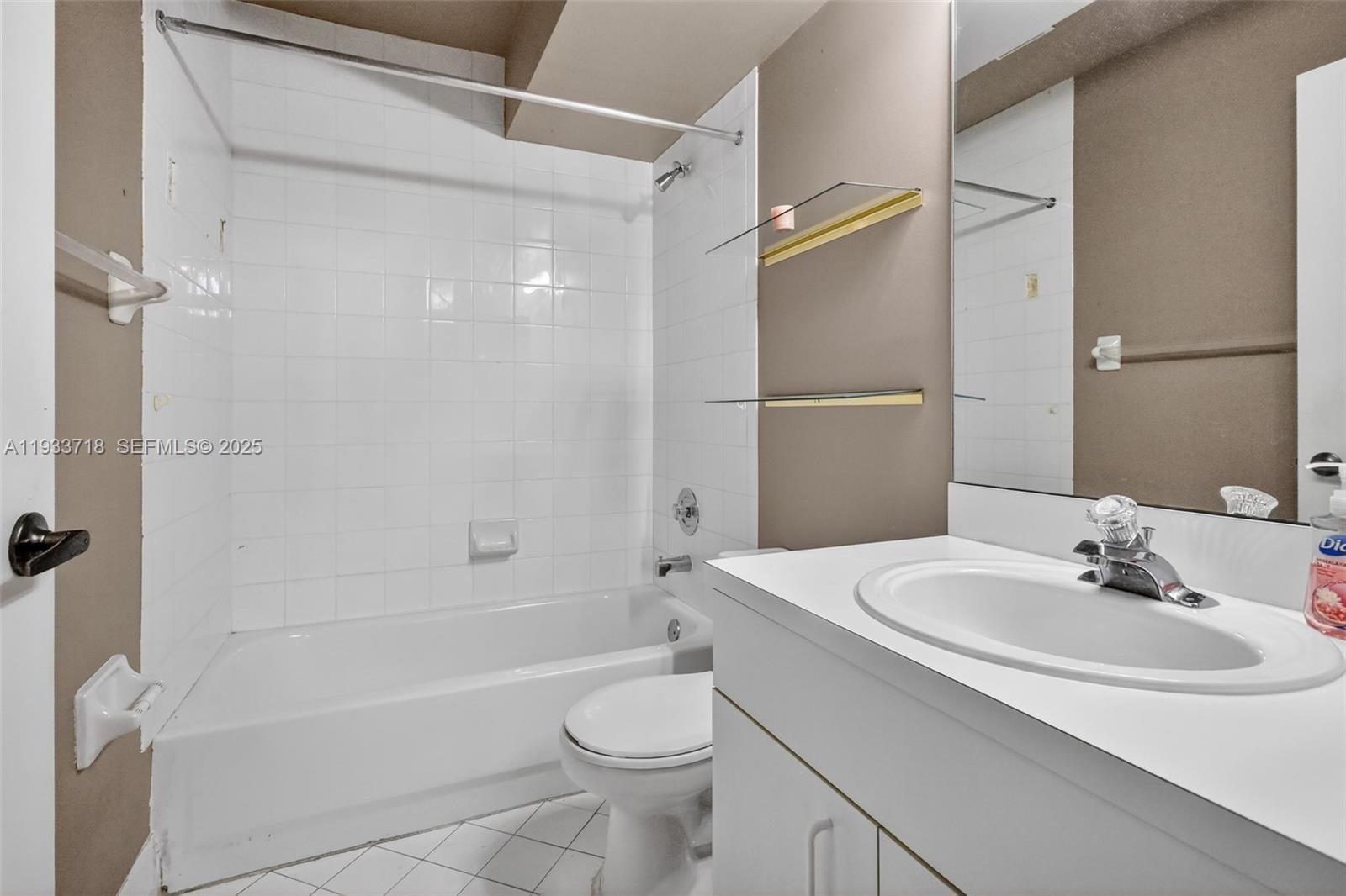 LAKES OF WESTERN PINES RE - Residential