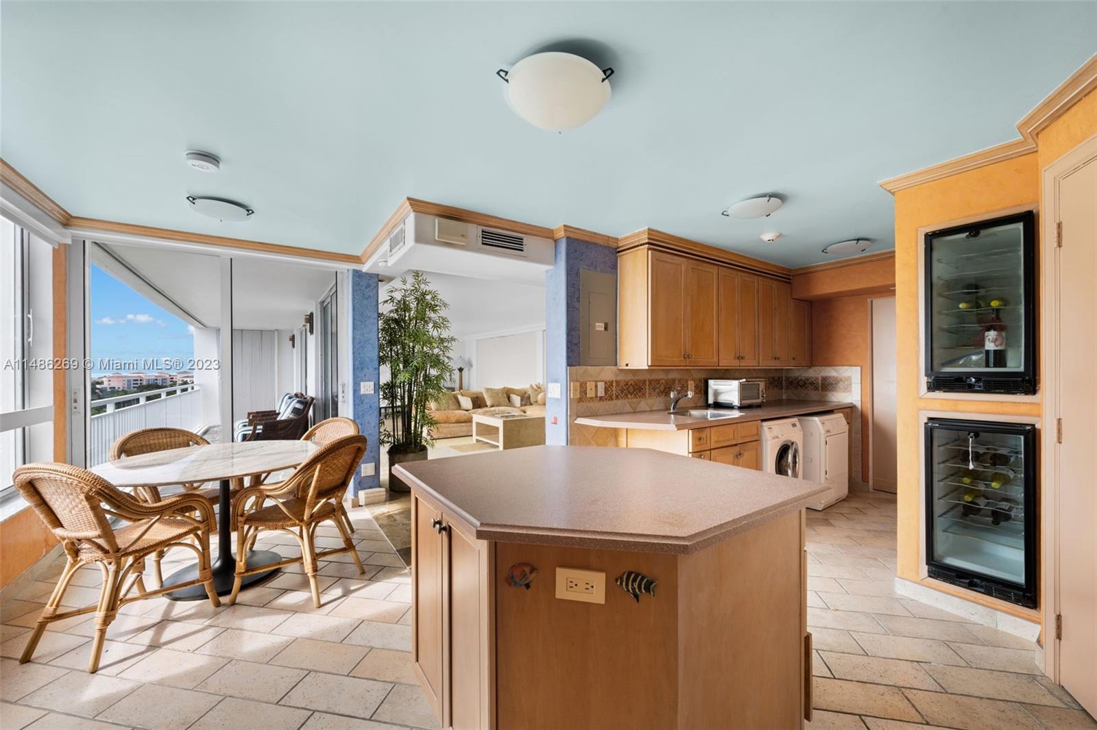 SANDS OF KEY BISCAYNE CON - Residential