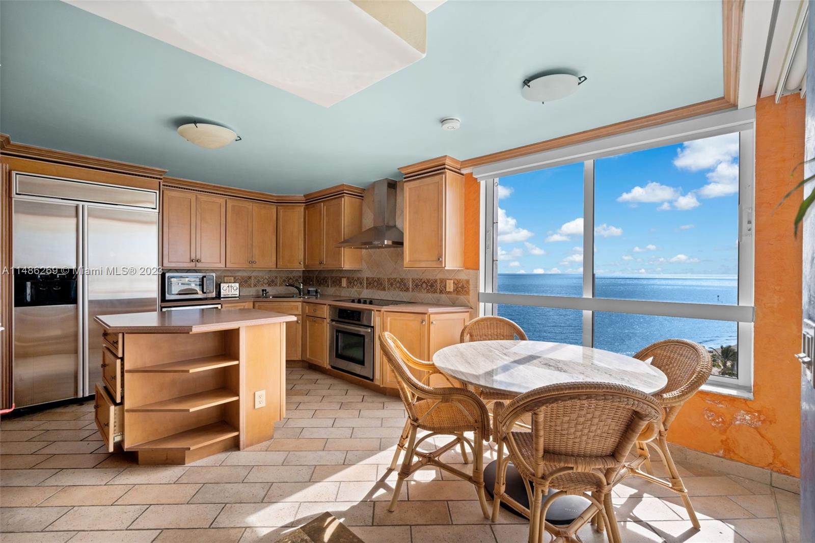 SANDS OF KEY BISCAYNE CON - Residential