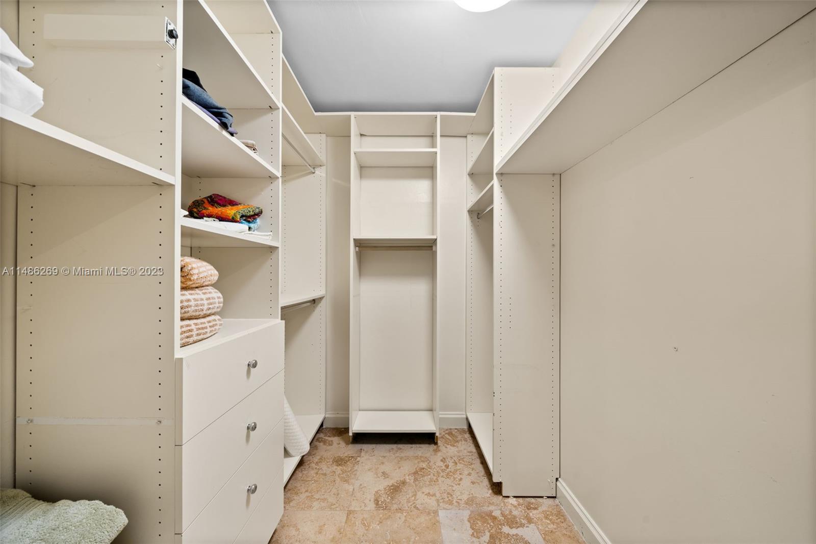 SANDS OF KEY BISCAYNE CON - Residential