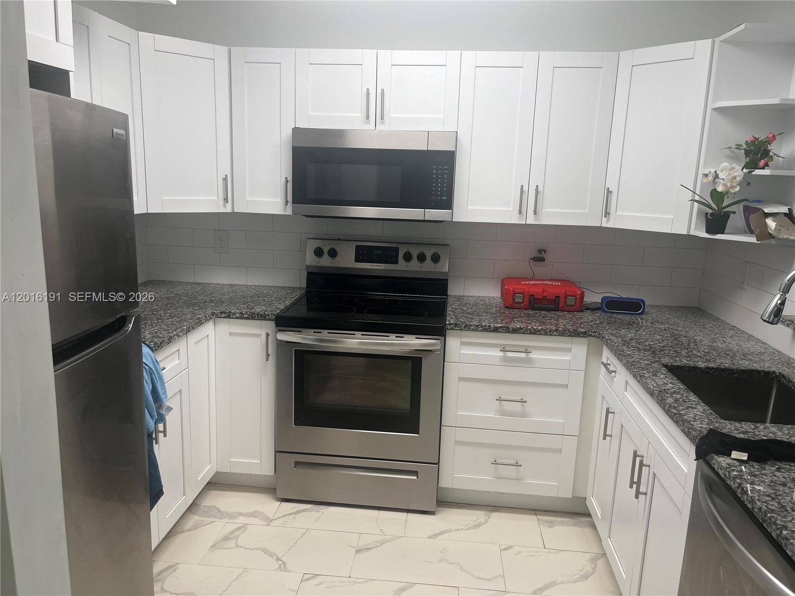SUNRISE TOWNE PREFERRED 4 - Residential Lease