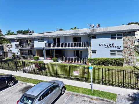 2251 NE 170th St North Miami Beach FL 33160