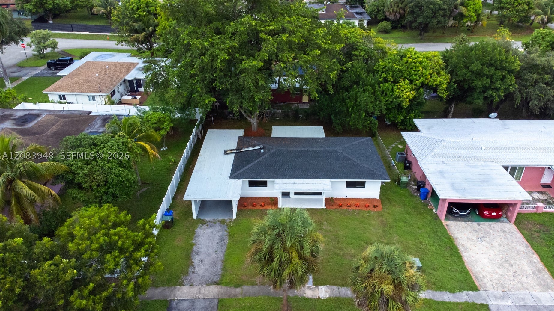 810 Wyoming Ave, Fort Lauderdale FL 33312