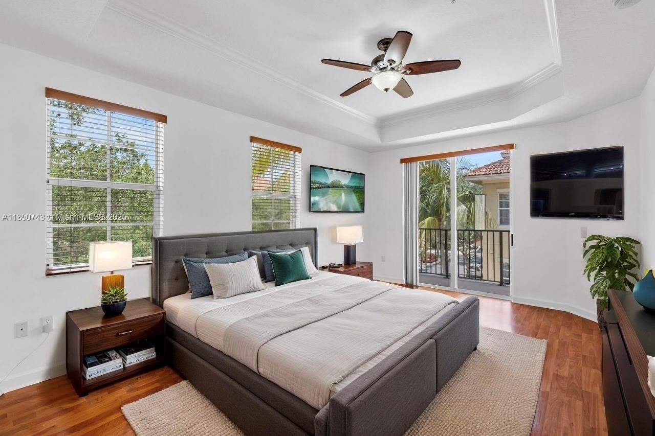 HARBOUR OAKS - Residential Lease