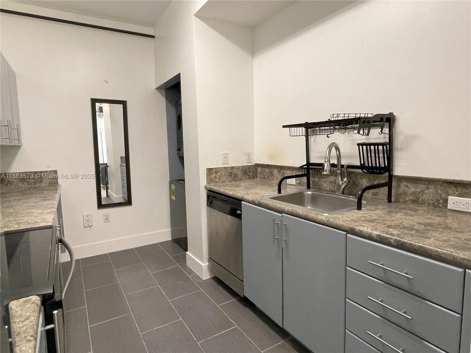 BAYLOFTS CONDO - Residential Lease
