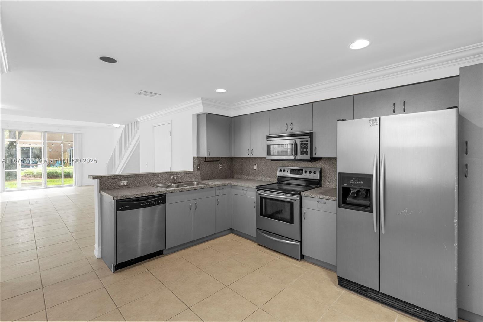 SECTORS 3 & 4 BOUNDARY PL - Residential Lease