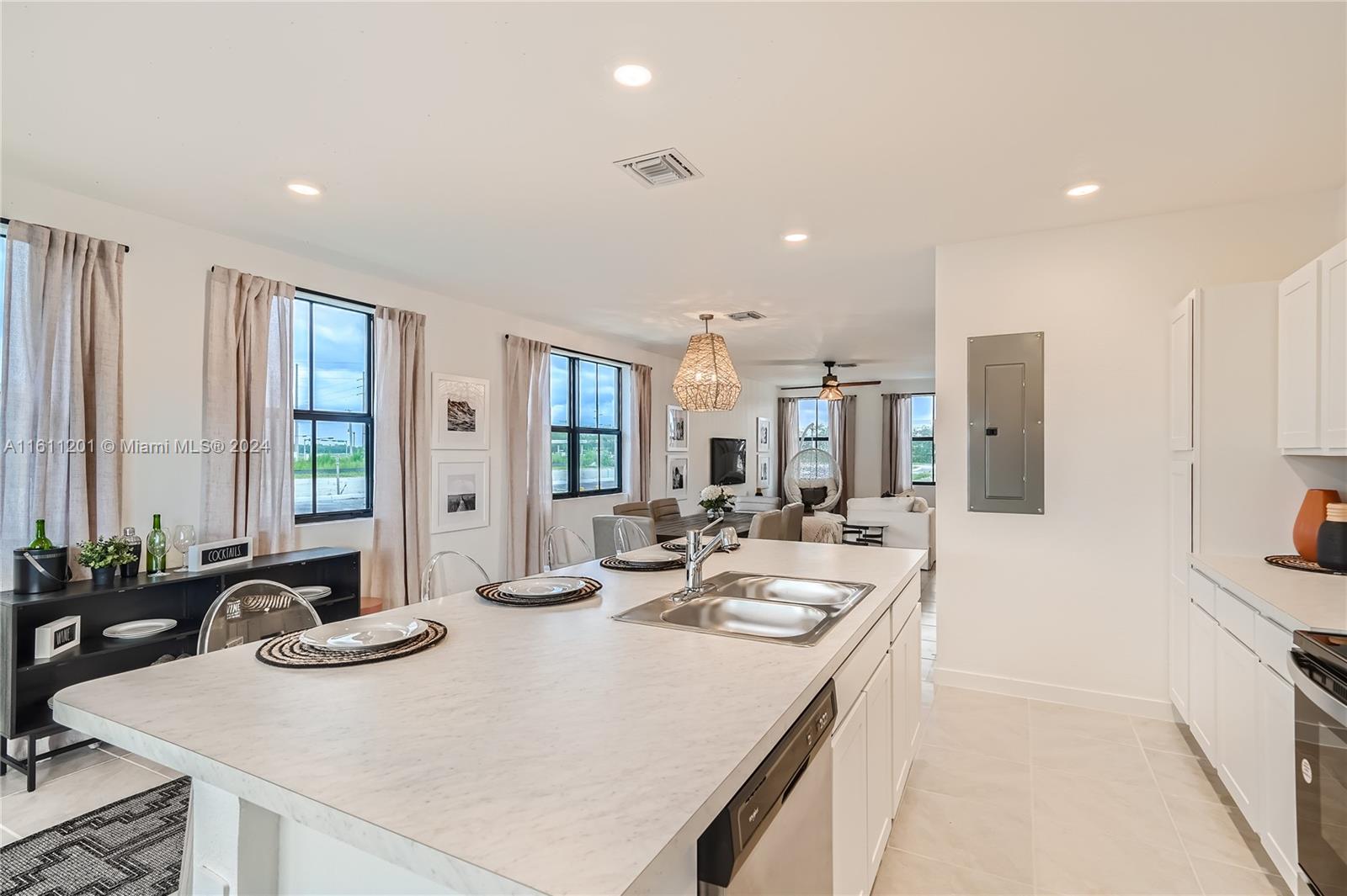 Palm Cay - Residential
