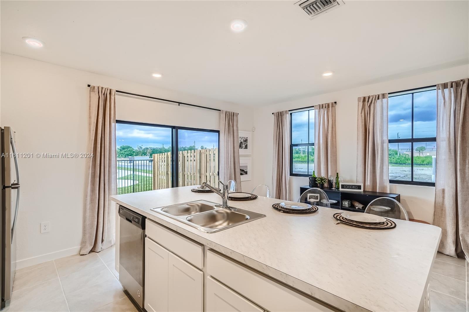 Palm Cay - Residential