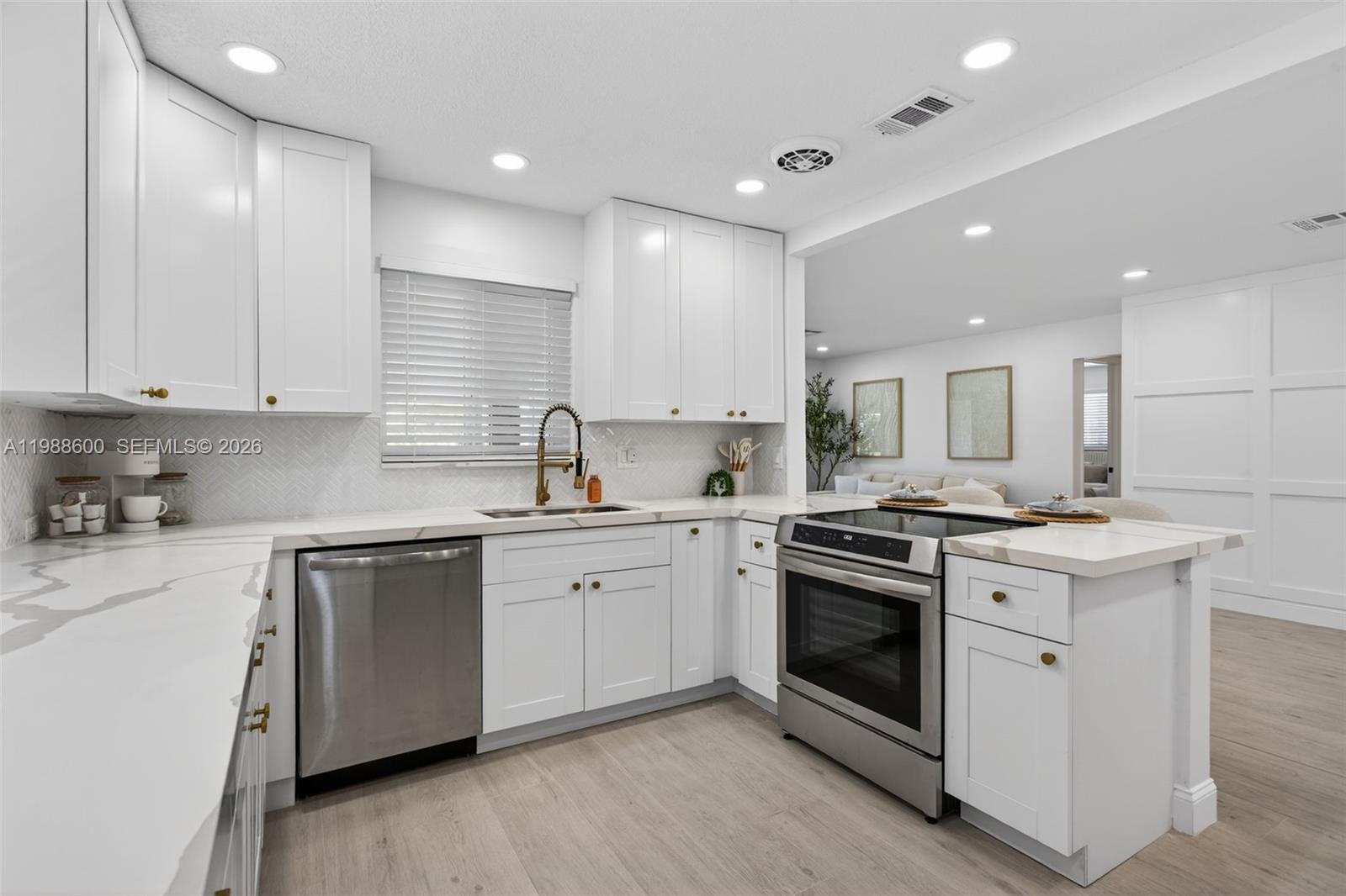 NORTH ANDREWS GARDENS FIR - Residential