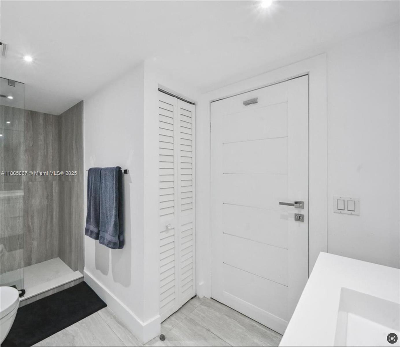 CRICKET CLUB CONDO - Residential Lease