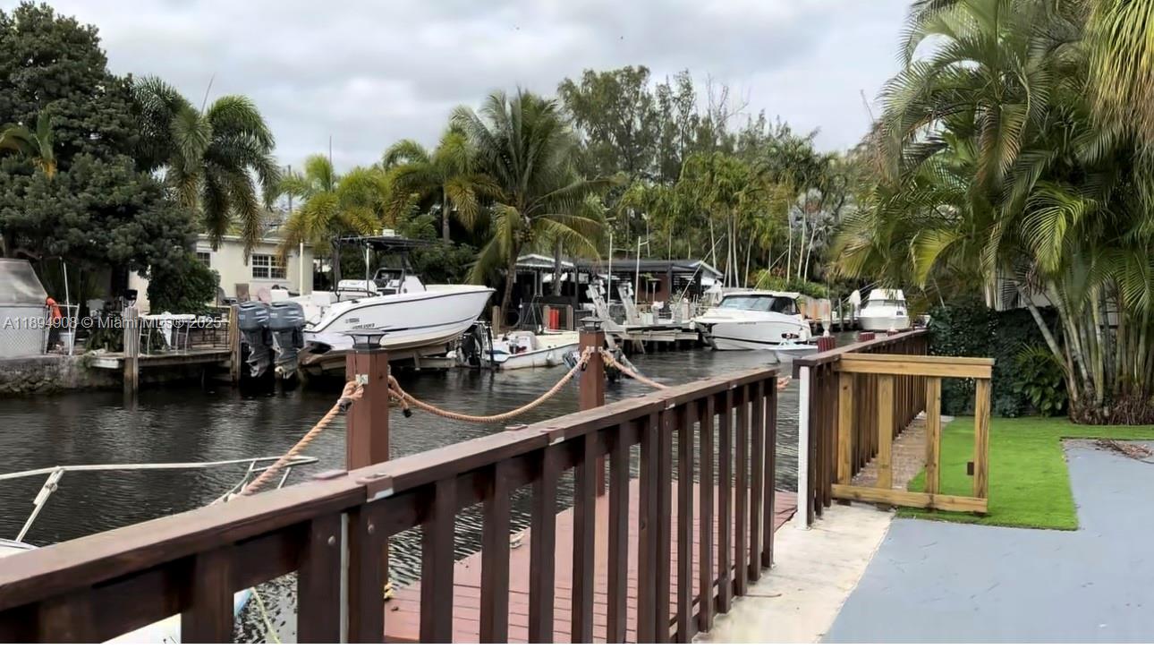 TROPICAL HAVEN - Residential Lease