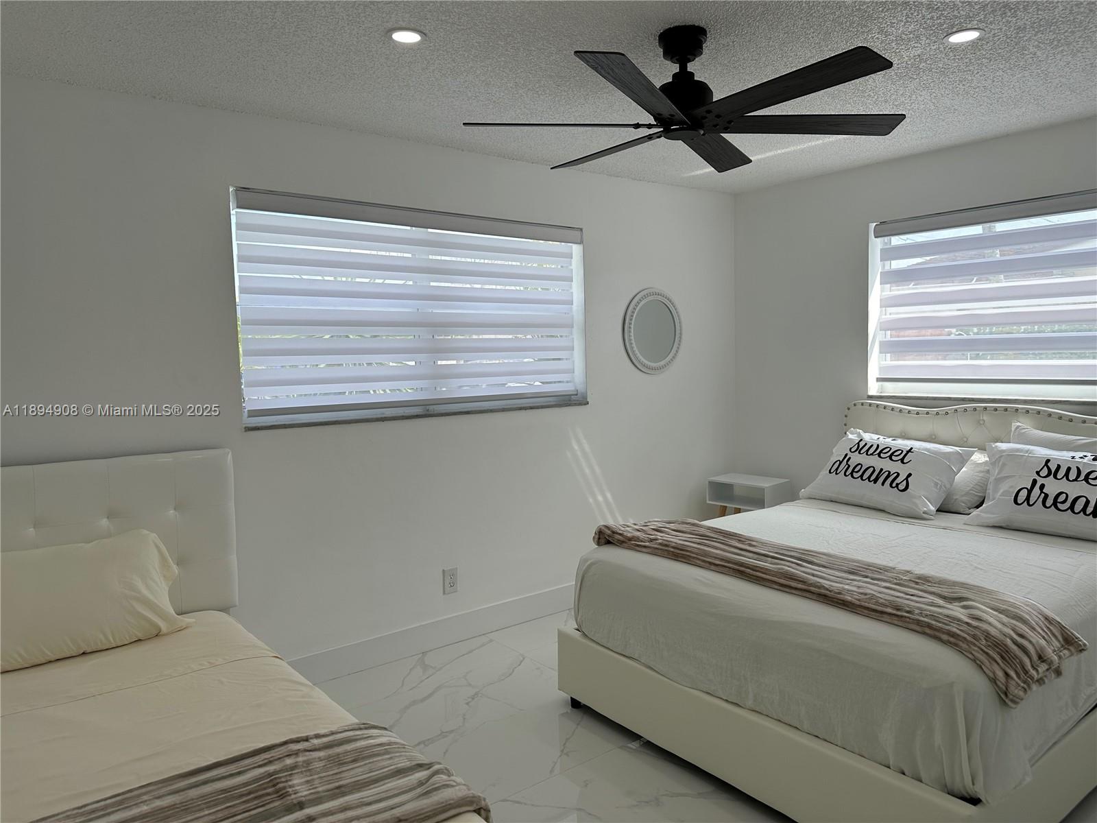 TROPICAL HAVEN - Residential Lease