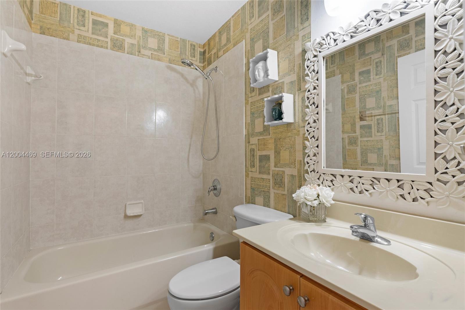 LAKES BY THE BAY JAY - Residential