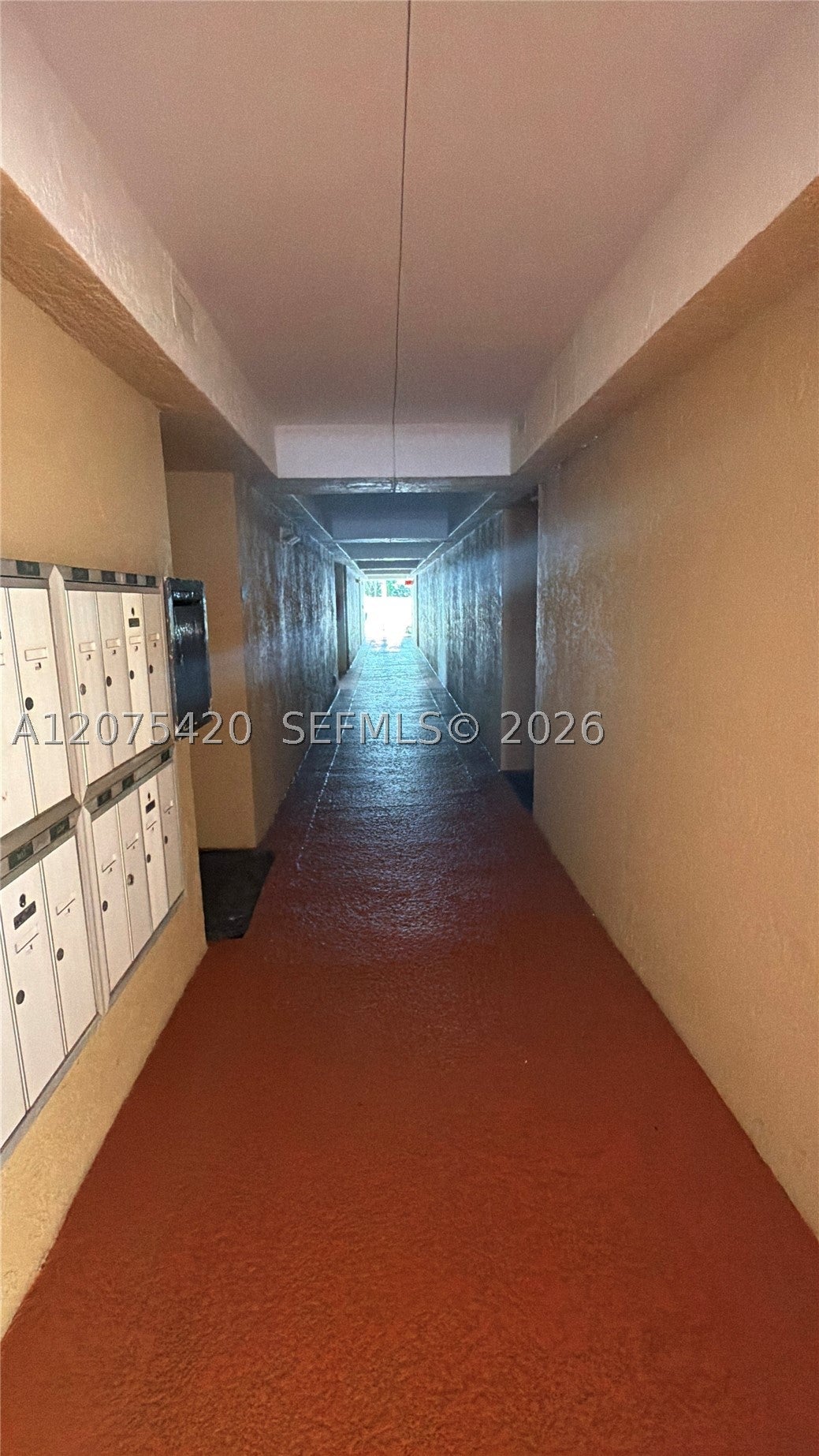 619 E Sheridan St 105