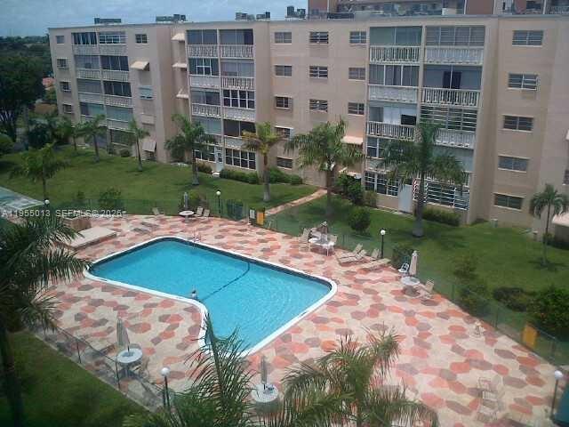 MEADOWBROOK TOWERS CONDO - Residential