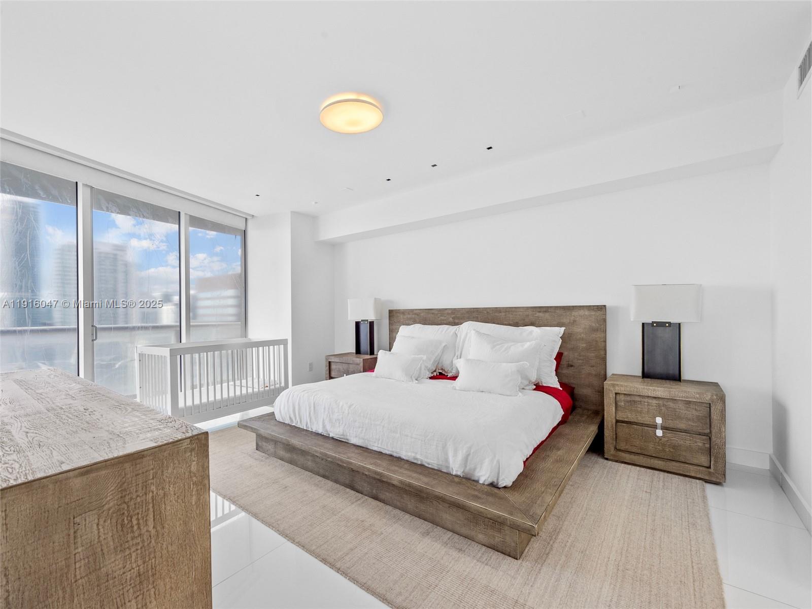 ICON BRICKELL NO TWO - Residential