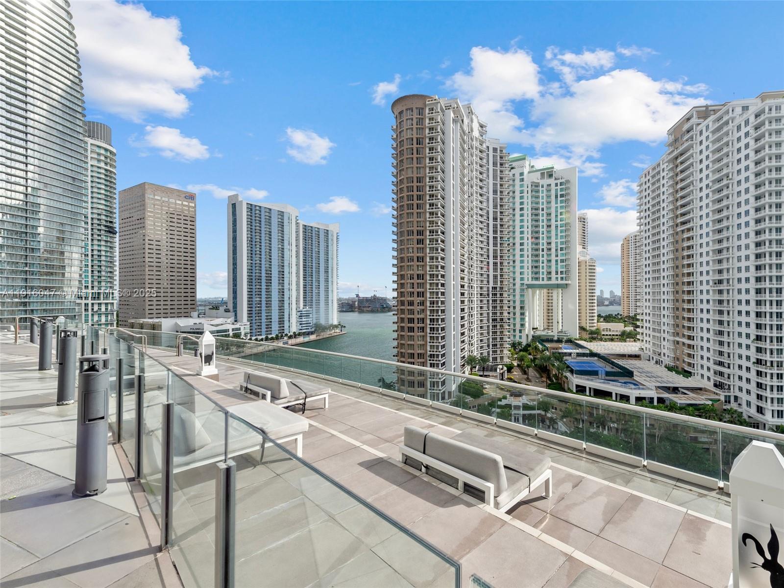 ICON BRICKELL NO TWO - Residential