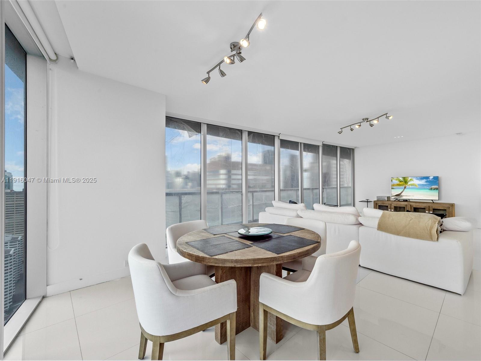 ICON BRICKELL NO TWO - Residential