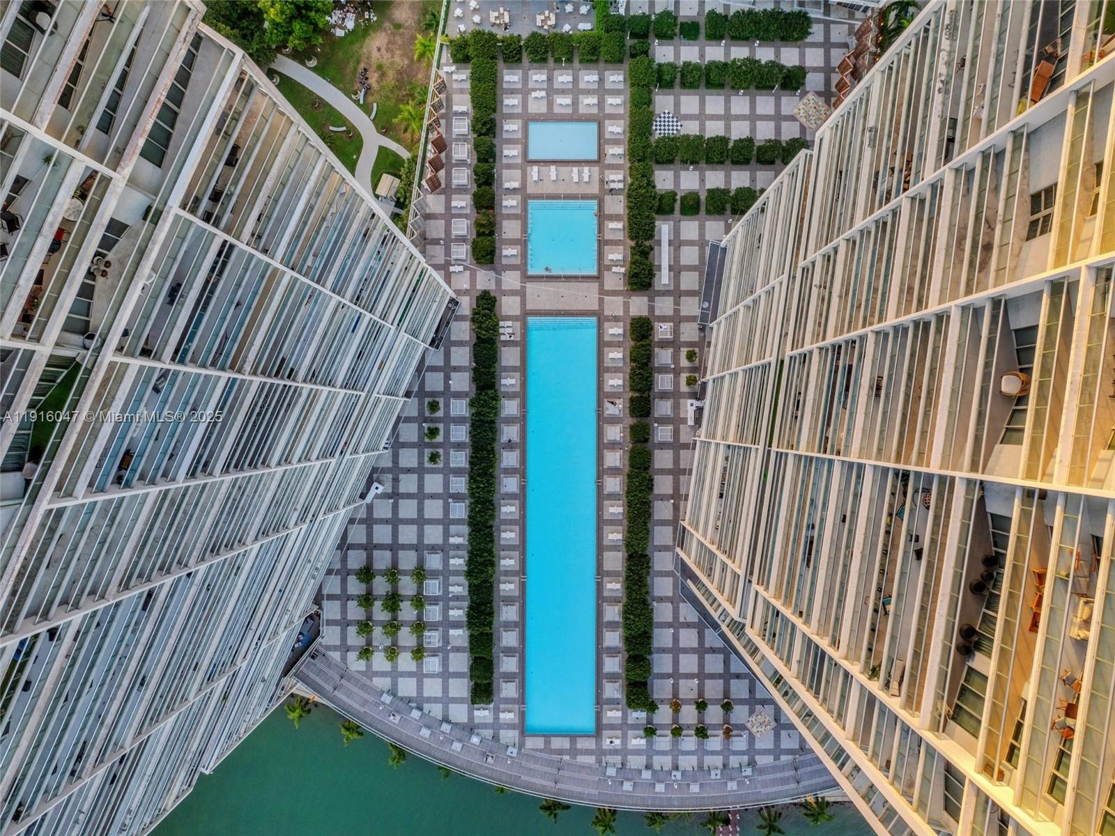 ICON BRICKELL NO TWO - Residential