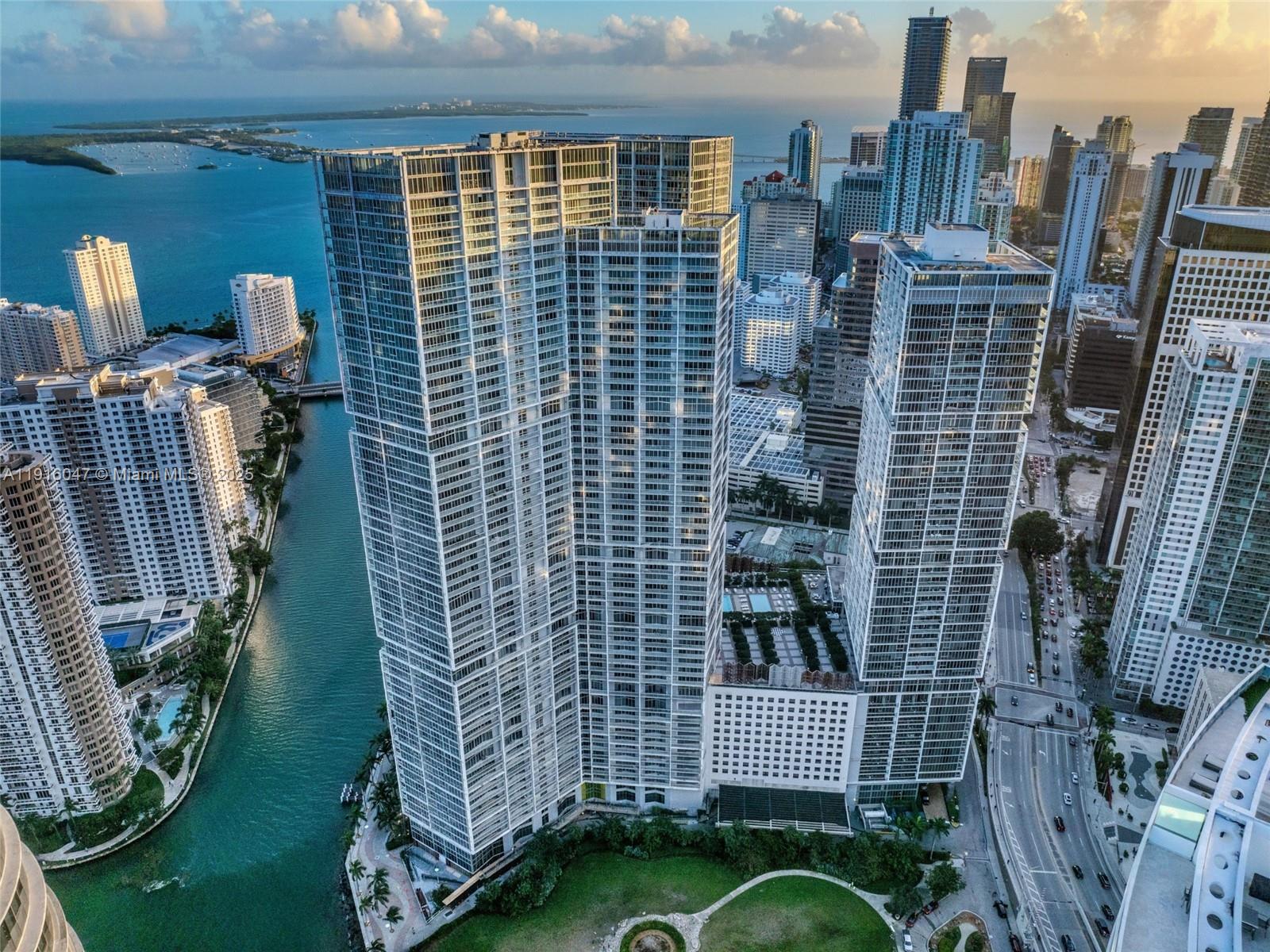 ICON BRICKELL NO TWO - Residential