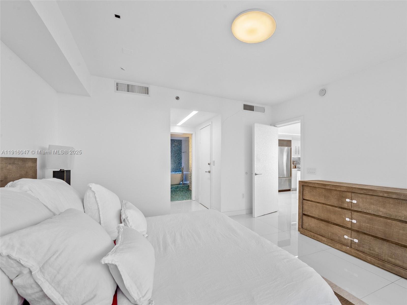 ICON BRICKELL NO TWO - Residential