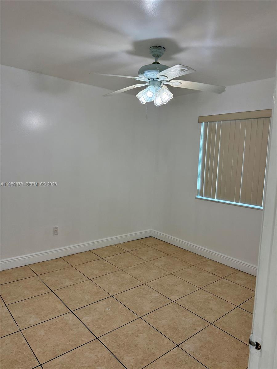 COUNTRY LAKE MANORS SEC 1 - Residential Lease