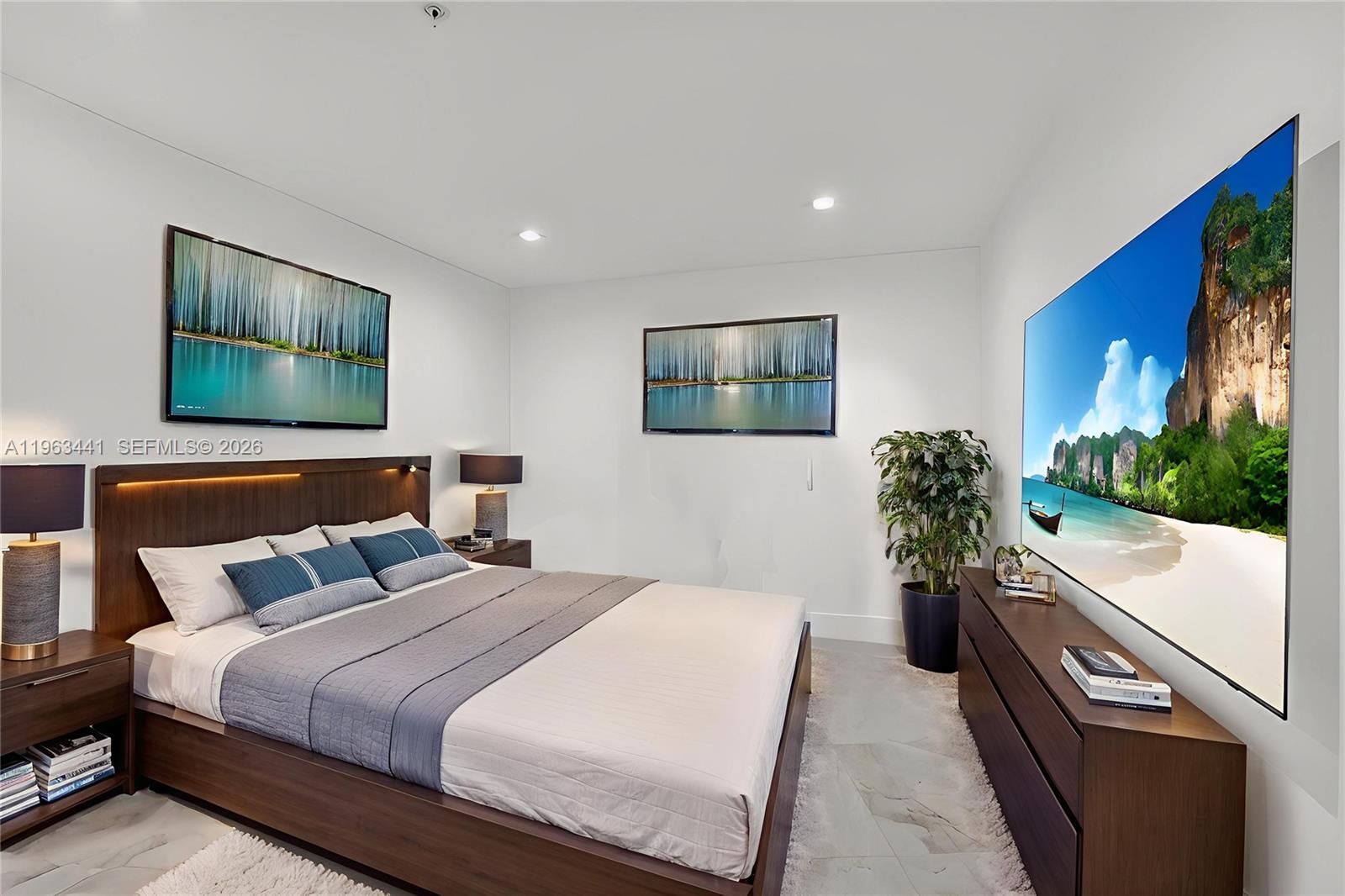 ST TROPEZ ON THE BAY II C - Residential