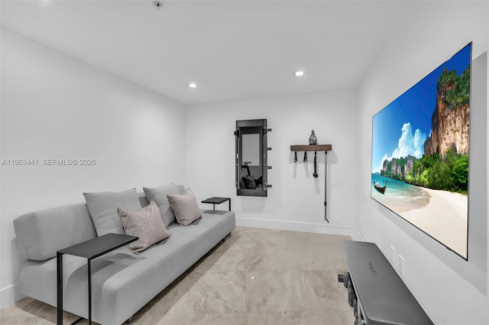 ST TROPEZ ON THE BAY II C - Residential