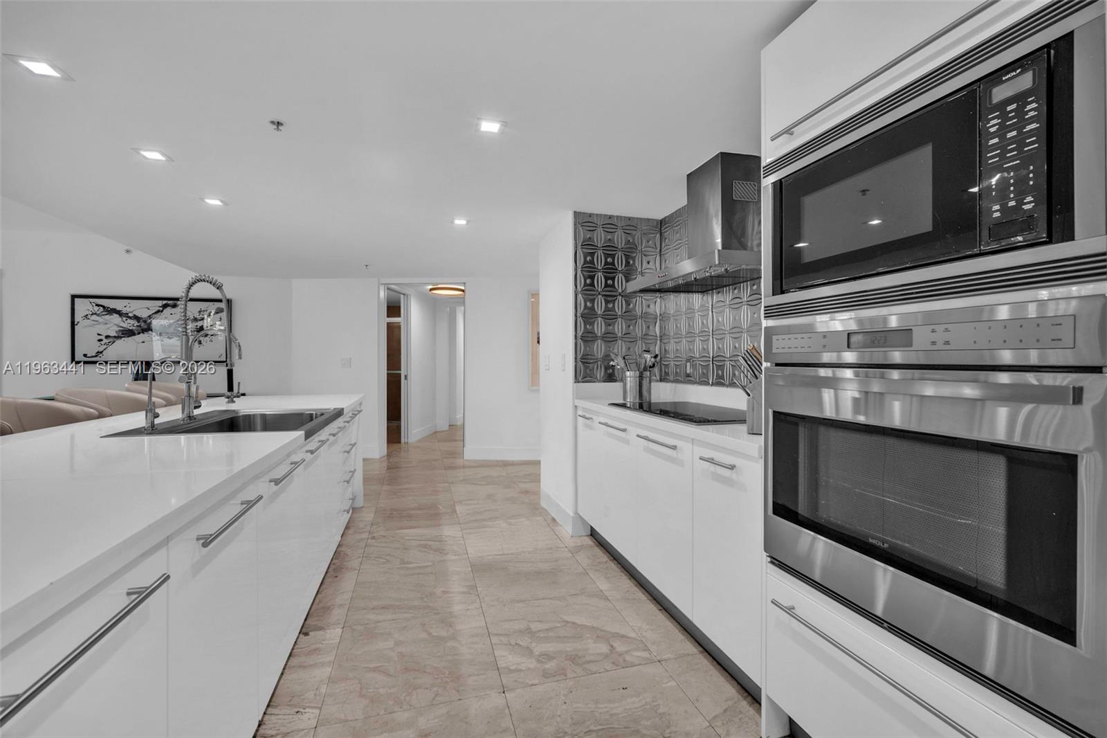 ST TROPEZ ON THE BAY II C - Residential