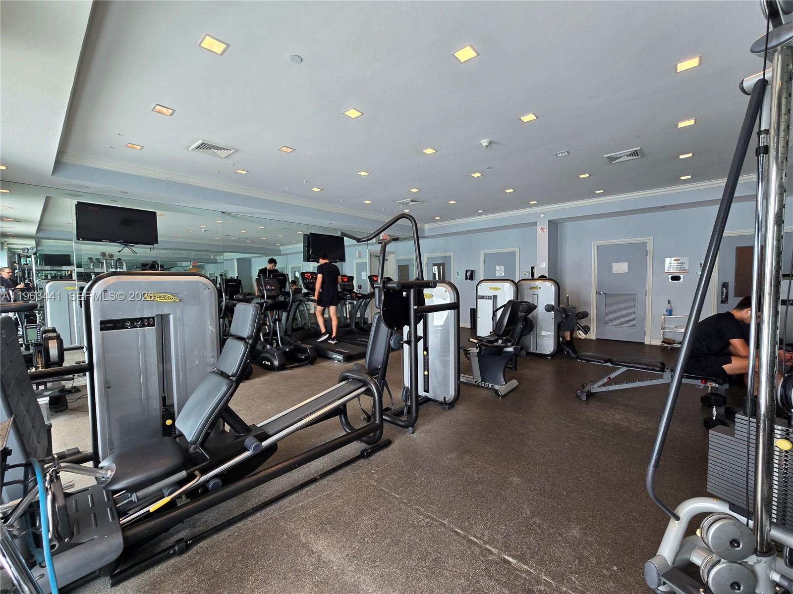 ST TROPEZ ON THE BAY II C - Residential