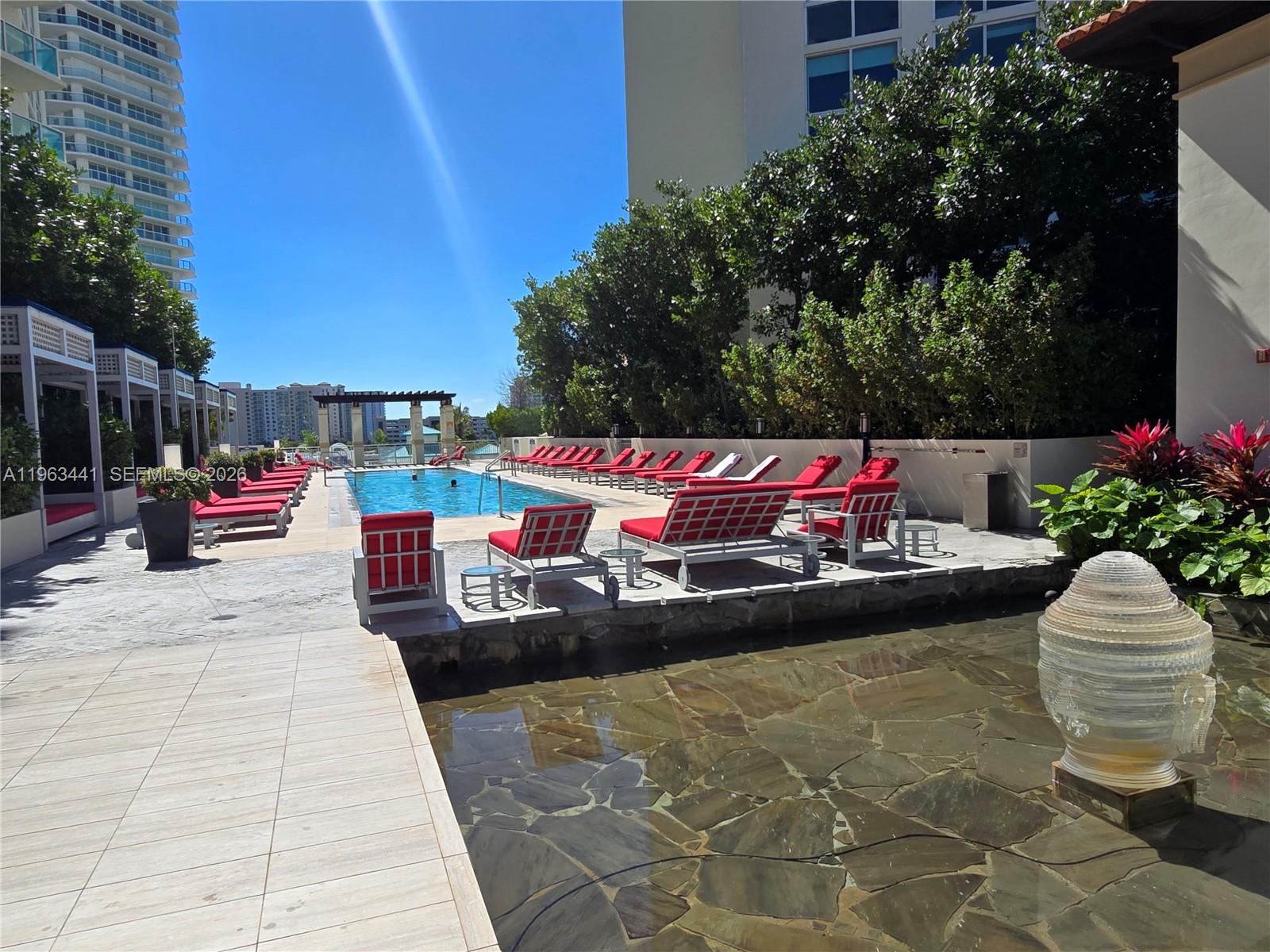 ST TROPEZ ON THE BAY II C - Residential