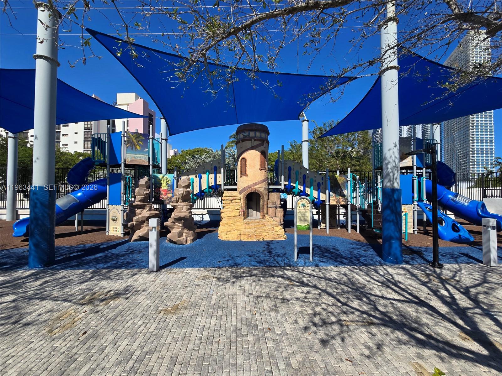 ST TROPEZ ON THE BAY II C - Residential