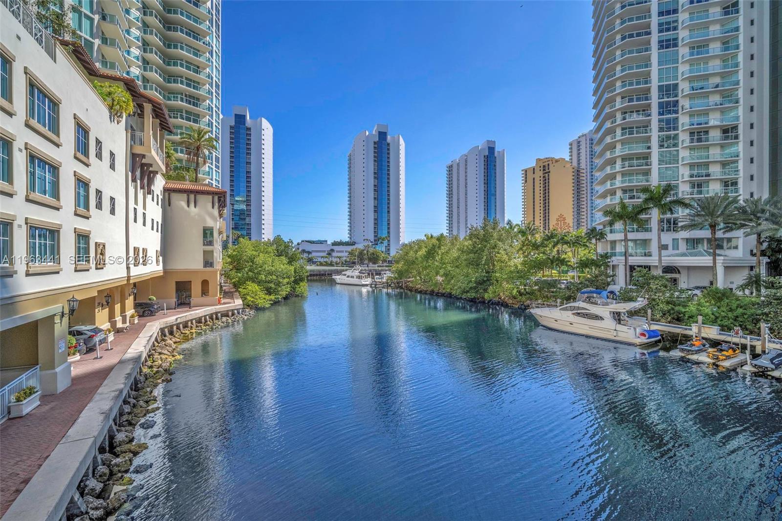 ST TROPEZ ON THE BAY II C - Residential